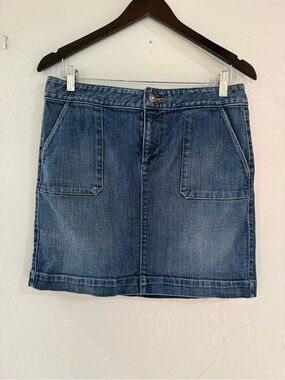 Ann Taylor LOFT Denim Mini Skirt – Women’s Size 6